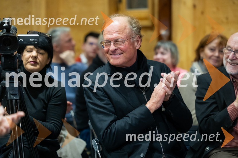  Janez  Škrabec, direktor Riko d.o.o.Iskrivo v živo: gost v skednju Škrabčeve domačije zasl. prof. dr. Danilo Türk