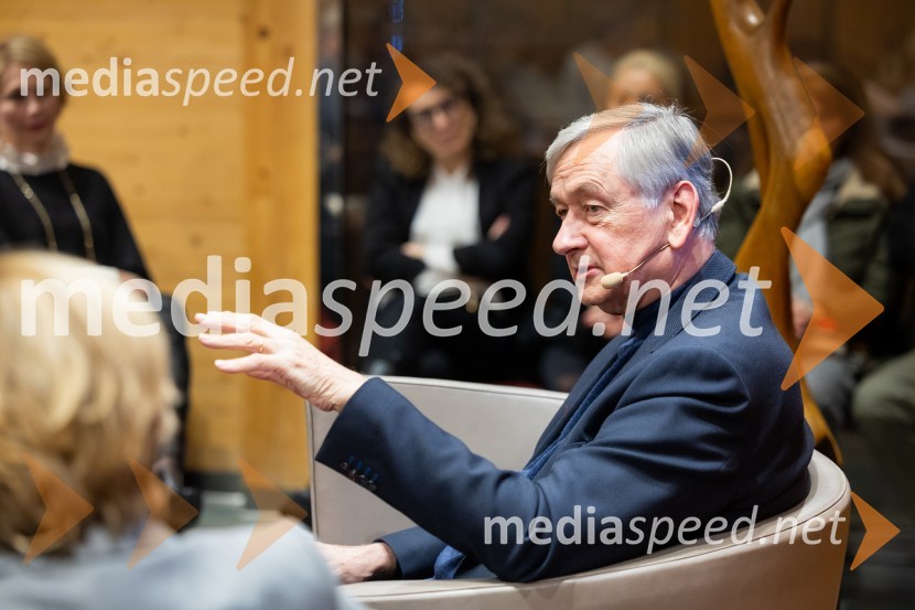  ... ;  Danilo Türk, nekdanji predsednik Republike SlovenijeIskrivo v živo: gost v skednju Škrabčeve domačije zasl. prof. dr. Danilo Türk