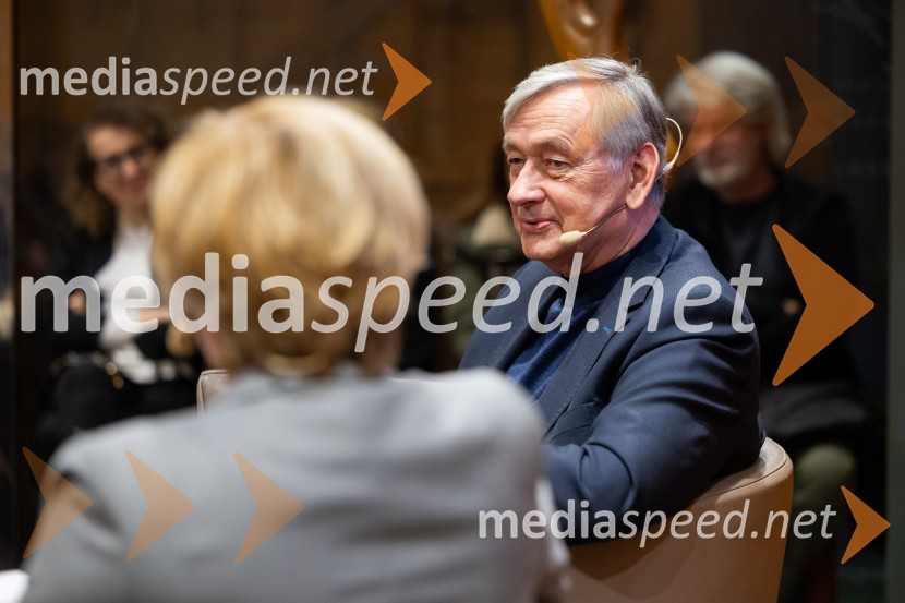  Danilo Türk, nekdanji predsednik Republike SlovenijeIskrivo v živo: gost v skednju Škrabčeve domačije zasl. prof. dr. Danilo Türk