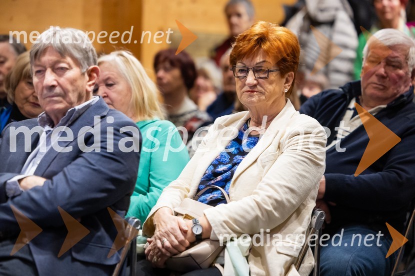  Geza  Vogrinčič;  ... Iskrivo v živo: gost v skednju Škrabčeve domačije zasl. prof. dr. Danilo Türk
