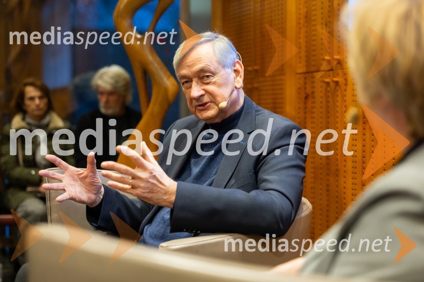  Danilo Türk, nekdanji predsednik Republike SlovenijeIskrivo v živo: gost v skednju Škrabčeve domačije zasl. prof. dr. Danilo Türk