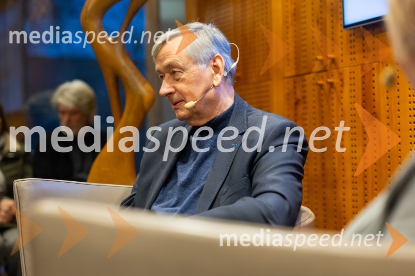  Danilo Türk, nekdanji predsednik Republike SlovenijeIskrivo v živo: gost v skednju Škrabčeve domačije zasl. prof. dr. Danilo Türk