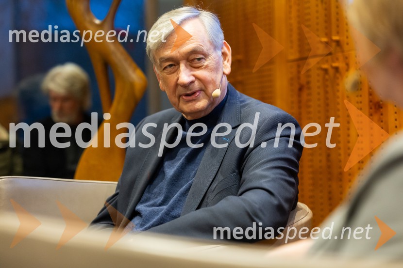  Danilo Türk, nekdanji predsednik Republike SlovenijeIskrivo v živo: gost v skednju Škrabčeve domačije zasl. prof. dr. Danilo Türk