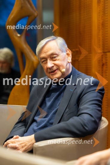  Danilo Türk, nekdanji predsednik Republike SlovenijeIskrivo v živo: gost v skednju Škrabčeve domačije zasl. prof. dr. Danilo Türk