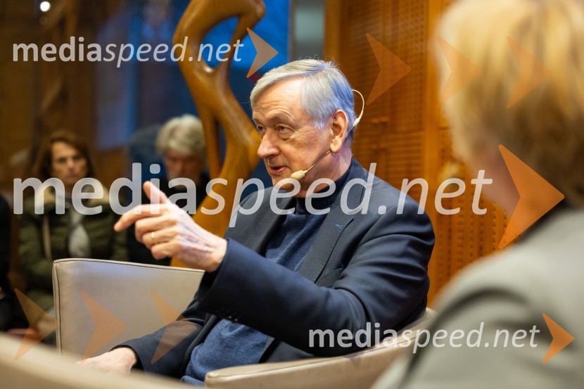  Danilo Türk, nekdanji predsednik Republike SlovenijeIskrivo v živo: gost v skednju Škrabčeve domačije zasl. prof. dr. Danilo Türk