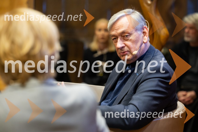  Danilo Türk, nekdanji predsednik Republike SlovenijeIskrivo v živo: gost v skednju Škrabčeve domačije zasl. prof. dr. Danilo Türk