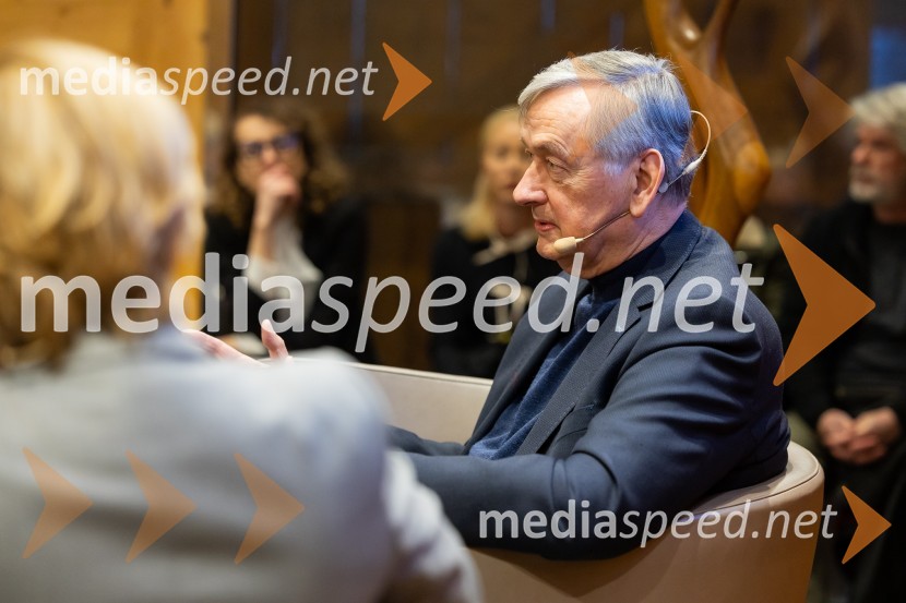  Danilo Türk, nekdanji predsednik Republike SlovenijeIskrivo v živo: gost v skednju Škrabčeve domačije zasl. prof. dr. Danilo Türk