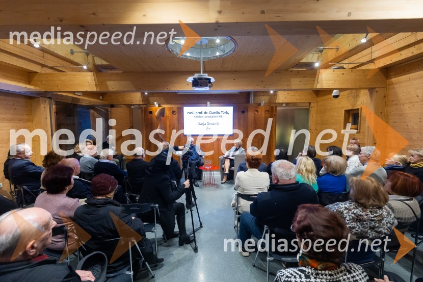 Iskrivo v živo: gost v skednju Škrabčeve domačije zasl. prof. dr. Danilo Türk