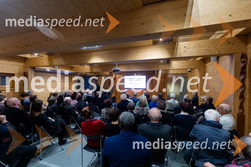 Iskrivo v živo: gost v skednju Škrabčeve domačije zasl. prof. dr. Danilo Türk