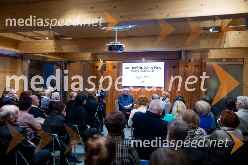 Iskrivo v živo: gost v skednju Škrabčeve domačije zasl. prof. dr. Danilo Türk
