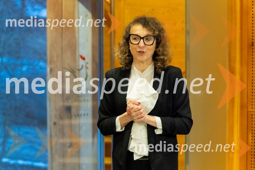  Polona Lovšin, vodja komunikacij, Riko d.o.o.Iskrivo v živo: gost v skednju Škrabčeve domačije zasl. prof. dr. Danilo Türk