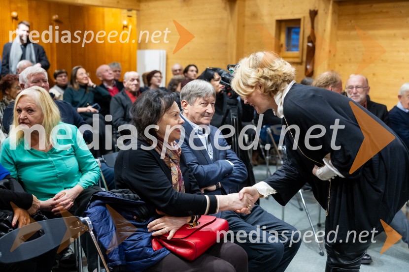  Barbara Miklič TürkIskrivo v živo: gost v skednju Škrabčeve domačije zasl. prof. dr. Danilo Türk