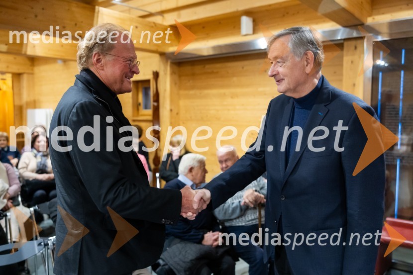  Janez  Škrabec, direktor Riko d.o.o.;  Danilo Türk, nekdanji predsednik Republike SlovenijeIskrivo v živo: gost v skednju Škrabčeve domačije zasl. prof. dr. Danilo Türk