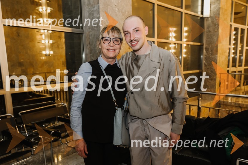  ... ;  Luka Vodopivec, plesalecPrometej, premiera plesne uprizoritve v SNG Nova Gorica