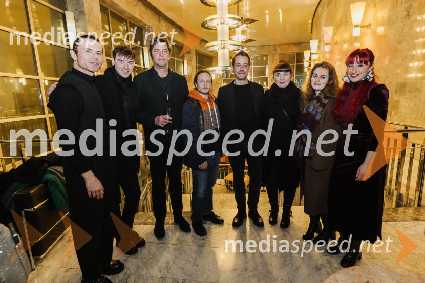  Michal Rynia, koreograf, plesalec, scenograf;  Deyan Muc, violina;  Klemen Hvala, violončelo;  Klemen Bračko, viola;  Sebastien Bal, skladatelj;  Mateja Starič, skladateljica;  Jelena Pejić, violina;  Nastja Bremec Rynia, koreografinja, MN dance CompanyPrometej, premiera plesne uprizoritve v SNG Nova Gorica