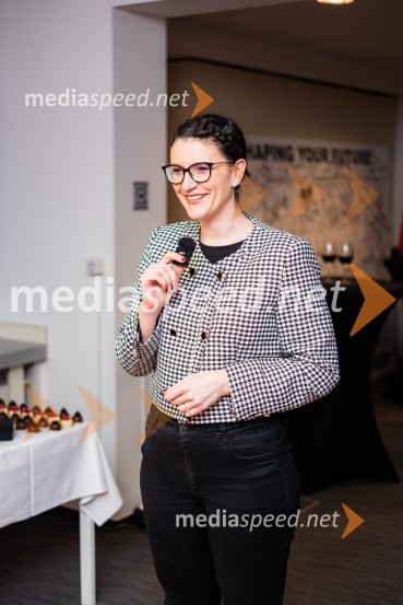  Sandra  Ezgeta JurišićLondonska šola za odnose z javnostmi (LSPR), podelitev diplom 2024