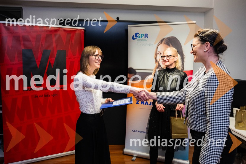  Mateja Repovž, namestnica direktorice na Marketing magazinu in direktorica DIGGIT;  Karolina Marolt, vodja marketinga, Curaprox Slovenija in predavateljica na šoli LSPR;  Sandra  Ezgeta JurišićLondonska šola za odnose z javnostmi (LSPR), podelitev diplom 2024