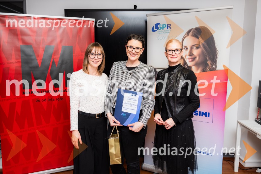  Mateja Repovž, namestnica direktorice na Marketing magazinu in direktorica DIGGIT;  Sandra  Ezgeta Jurišić;  Karolina Marolt, vodja marketinga, Curaprox Slovenija in predavateljica na šoli LSPRLondonska šola za odnose z javnostmi (LSPR), podelitev diplom 2024