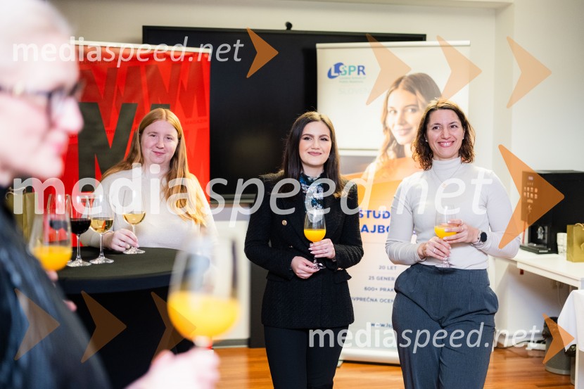  Ana Roblek;  Maja  Novak;  Maja Novak, ustanoviteljica svetovalnega portala MayitaLondonska šola za odnose z javnostmi (LSPR), podelitev diplom 2024