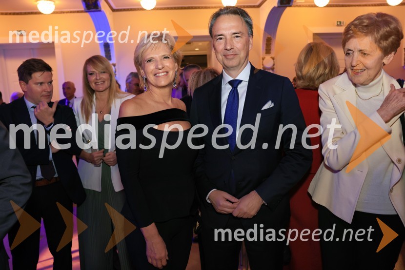  Aleša Mižigoj, direktorica Medex, d. o. o.;  Tomislav Čižmić, Telemach;  Cvetka SelšekFranjo Bobinac je prejemnik priznanja za življenjsko delo na področju managementa 2024