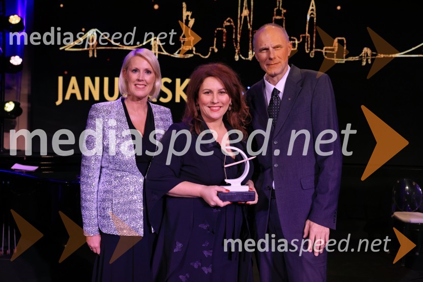  Petra Juvančič, izvršna direktorica, Združenje Manager;  Tatjana  Vogrinec Burgar, predsednica uprave, Elektro Maribor; mag. Iztok Seljak, predsednik, Združenje ManagerFranjo Bobinac je prejemnik priznanja za življenjsko delo na področju managementa 2024