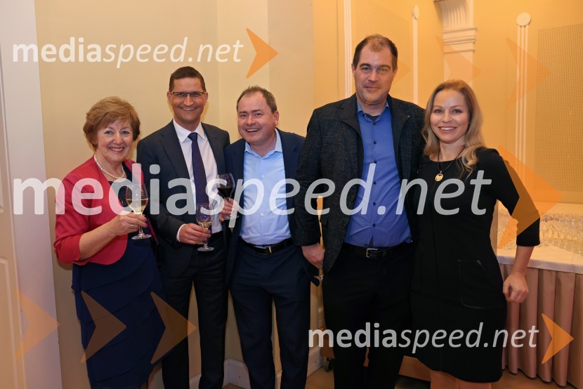  Irena Lemut Čeh, Labena;  Jure Levovnik, odvetnik; mag. Matej Meža, direktor podjetja Mega M, d. o. o.;  ... ;  Polona Kisovec, direktorica, 121MarketingFranjo Bobinac je prejemnik priznanja za življenjsko delo na področju managementa 2024