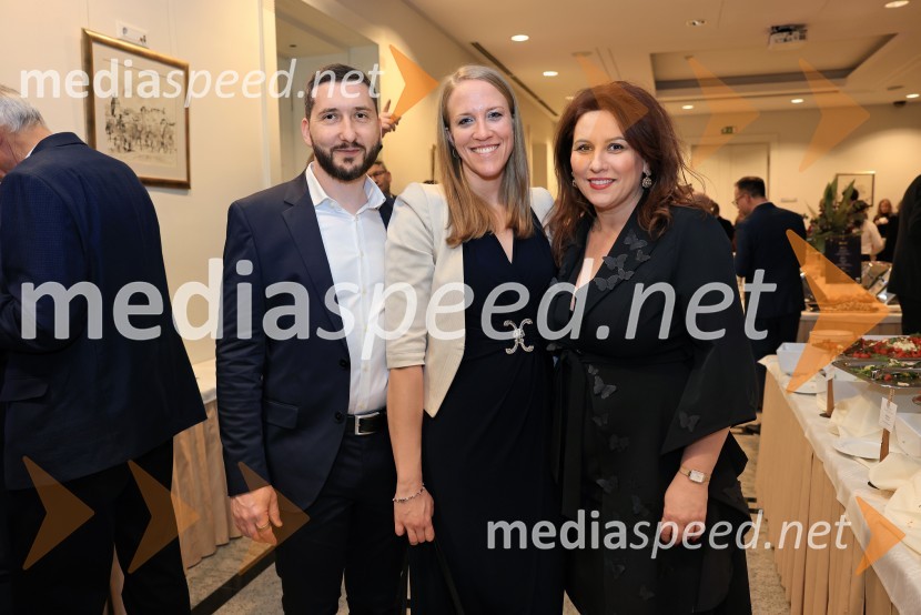  ... ;  Sabina Gros, BPT;  Tatjana  Vogrinec Burgar, predsednica uprave, Elektro MariborFranjo Bobinac je prejemnik priznanja za življenjsko delo na področju managementa 2024