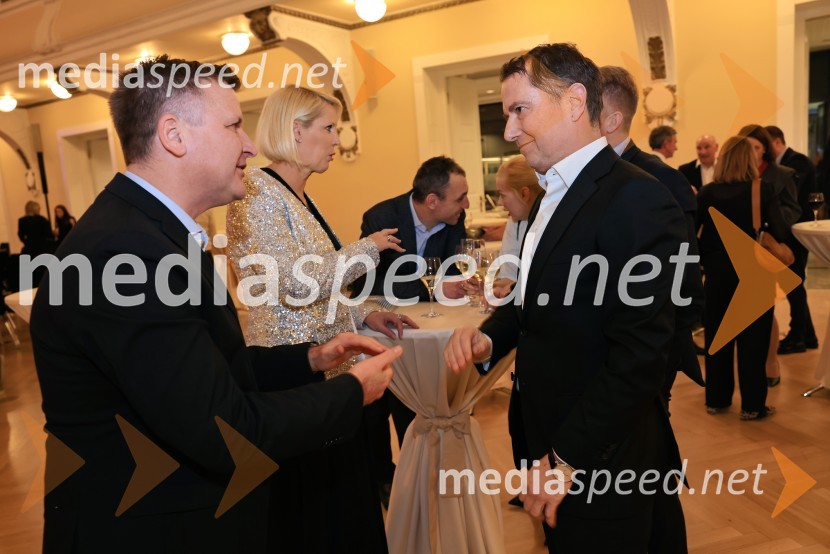 dr. Simon Rečnik, direktor Trdnih izdelkov in član uprave Leka d.d.;  Tomaž Orešič, Resalta;  Petra Juvančič, izvršna direktorica, Združenje ManagerFranjo Bobinac je prejemnik priznanja za življenjsko delo na področju managementa 2024