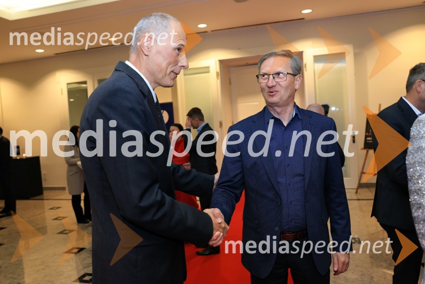 mag. Iztok Seljak, predsednik, Združenje Manager;  Franci Bratkovič, Razvojni center Novo MestoFranjo Bobinac je prejemnik priznanja za življenjsko delo na področju managementa 2024