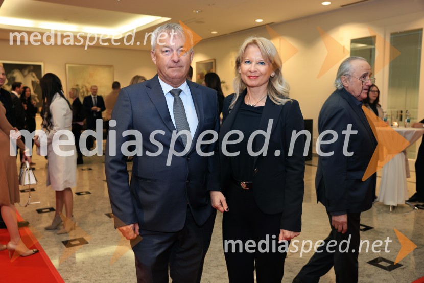  Dušan Olaj, Duol d.o.o., prejemnik nagrade GZS 2018; mag. Maja Pak Olaj, direktorica, Slovenska turistična organizacijaFranjo Bobinac je prejemnik priznanja za življenjsko delo na področju managementa 2024