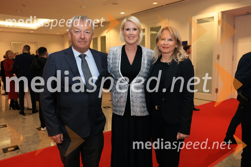  Dušan Olaj, Duol d.o.o., prejemnik nagrade GZS 2018;  Petra Juvančič, izvršna direktorica, Združenje Manager; mag. Maja Pak Olaj, direktorica, Slovenska turistična organizacijaFranjo Bobinac je prejemnik priznanja za življenjsko delo na področju managementa 2024