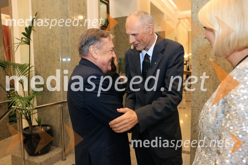  Zoran Janković, župan, Mestna občina Ljubljana; mag. Iztok Seljak, predsednik, Združenje ManagerFranjo Bobinac je prejemnik priznanja za življenjsko delo na področju managementa 2024