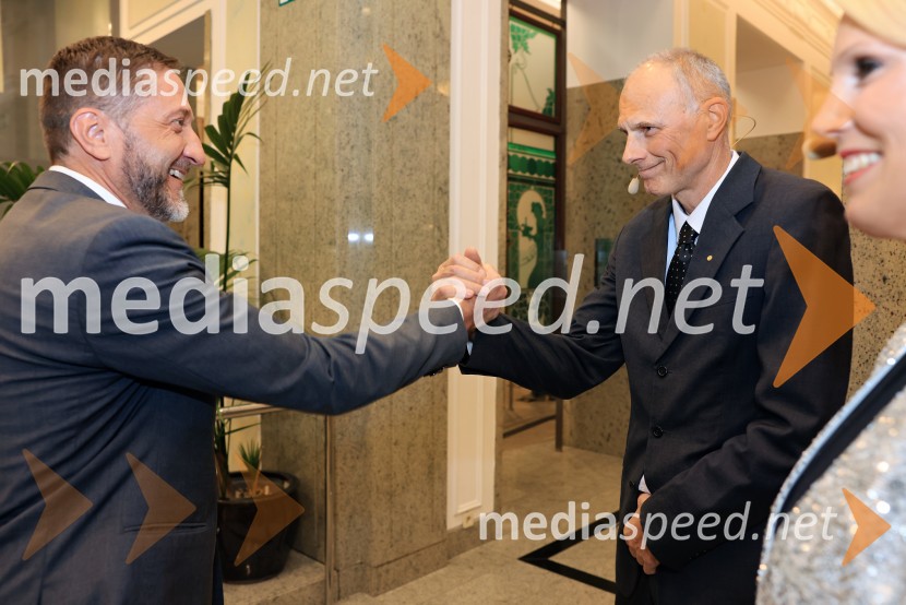  Klemen Boštjančič, minister za finance; mag. Iztok Seljak, predsednik, Združenje Manager;  Petra Juvančič, izvršna direktorica, Združenje ManagerFranjo Bobinac je prejemnik priznanja za življenjsko delo na področju managementa 2024