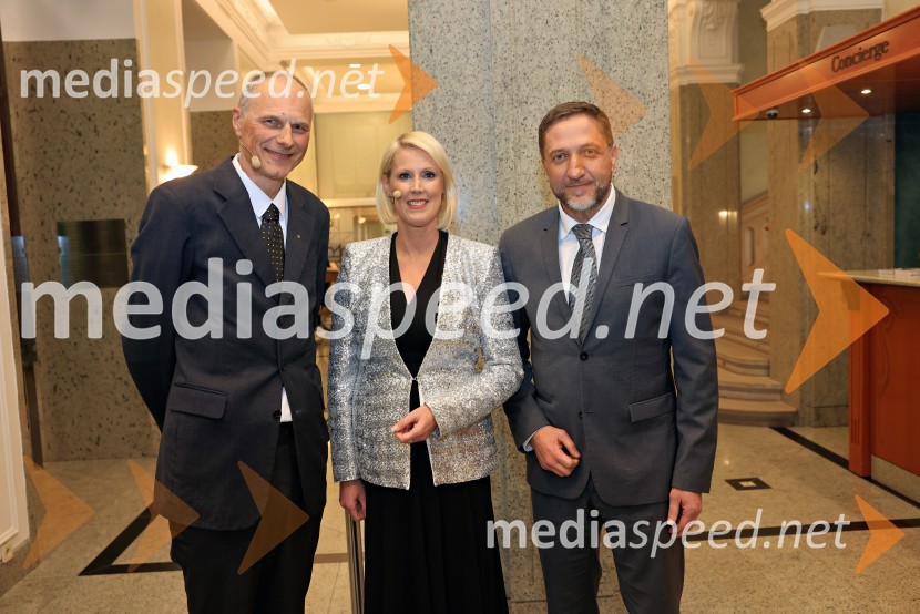 mag. Iztok Seljak, predsednik, Združenje Manager;  Petra Juvančič, izvršna direktorica, Združenje Manager;  Klemen Boštjančič, minister za financeFranjo Bobinac je prejemnik priznanja za življenjsko delo na področju managementa 2024
