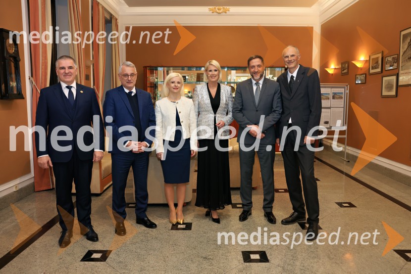  Marko Lotrič, predsednik, Državni svet;  Matjaž Han, minister za gospodarstvo, turizem in šport;  Ksenija Klampfer, ministrica za digitalno preobrazbo;  Petra Juvančič, izvršna direktorica, Združenje Manager;  Klemen Boštjančič, minister za finance; mag. Iztok Seljak, predsednik, Združenje ManagerFranjo Bobinac je prejemnik priznanja za življenjsko delo na področju managementa 2024