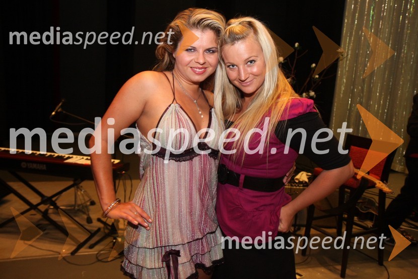Neisha, pevka in Nika Marolt, organizatorka zabavnega programa v igralniško-zabaviščnem centru MondNeisha in Massimo Savič, koncert v Casino Mond