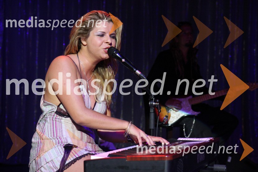 Neisha, pevkaNeisha in Massimo Savič, koncert v Casino Mond
