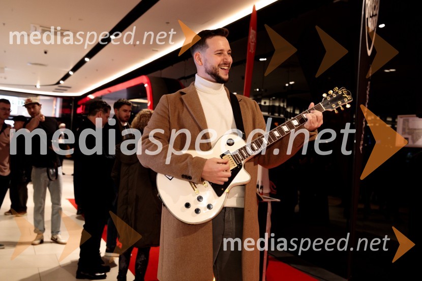  Alen Podlesnik, moderator, novinar POP TVBob Dylan: Popolni neznanec, premiera v Cineplexx Ljubljana