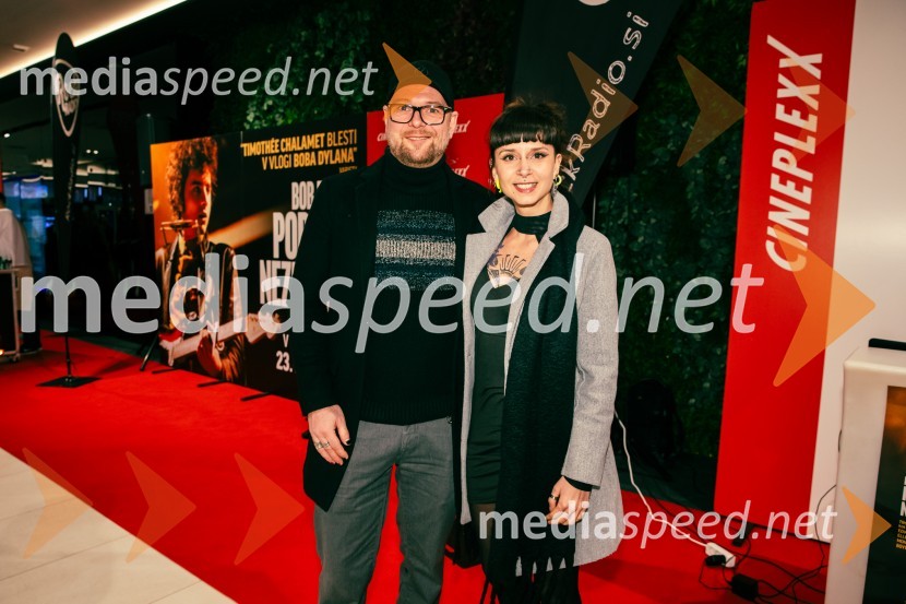  Tomi Meglič, glasbenik, pevec skupine Siddharta;  Cassie Kagen, frizerkaBob Dylan: Popolni neznanec, premiera v Cineplexx Ljubljana