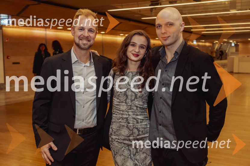  Martin Sušnik, operni solist;  Nina Kramberger, baletna plesalka;  Aleks Theo Šišernik, baletnikNetopir, premiera operete v koprodukciji SNG Opera in balet Ljubljana in Cankarjevega doma