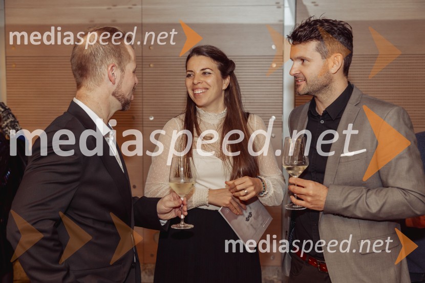  Martin Sušnik, operni solist;  Mojca Bitenc, sopran;  ... Netopir, premiera operete v koprodukciji SNG Opera in balet Ljubljana in Cankarjevega doma