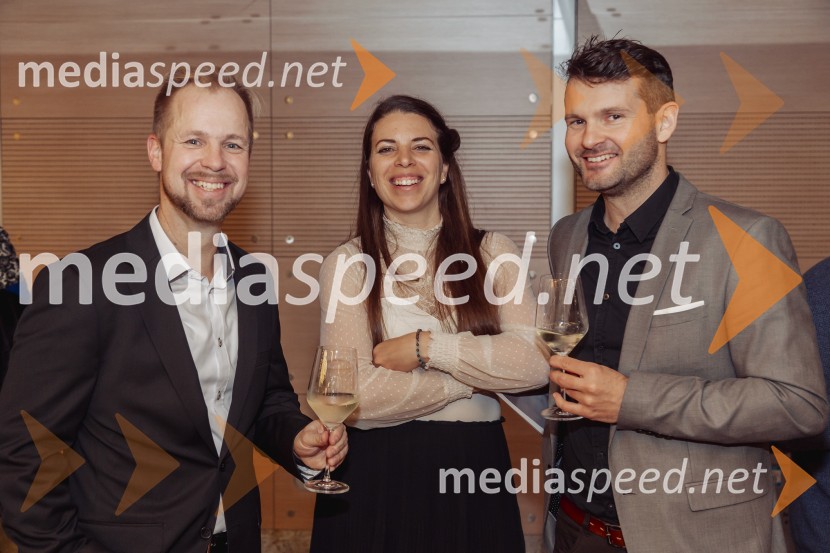  Martin Sušnik, operni solist;  Mojca Bitenc, sopran;  ... Netopir, premiera operete v koprodukciji SNG Opera in balet Ljubljana in Cankarjevega doma