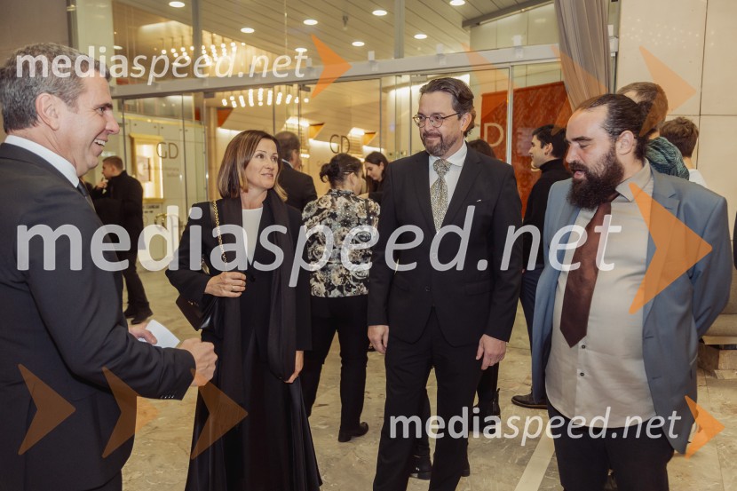  ... ;  ... ;   Jure Novak, generalni direktor, Cankarjev dom;  Marko  Hribernik, direktor SNG Opera in balet LjubljanaNetopir, premiera operete v koprodukciji SNG Opera in balet Ljubljana in Cankarjevega doma