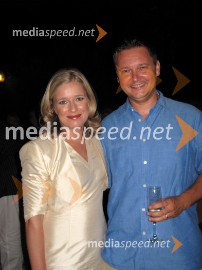 Manica Janežič Ambrožič, televizijska voditeljica in njen soprog Tomaž AmbrožičKaligula, gledališka predstava