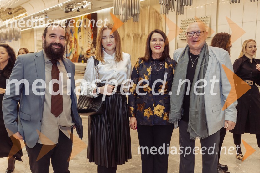   Jure Novak, generalni direktor, Cankarjev dom;  Ajda-Lea Jakše, slavistka; mag. Breda Pečovnik, direktorica kongresno komercialne dejavnosti Cankarjev dom;  Nace Junkar, operni pevecNetopir, premiera operete v koprodukciji SNG Opera in balet Ljubljana in Cankarjevega doma