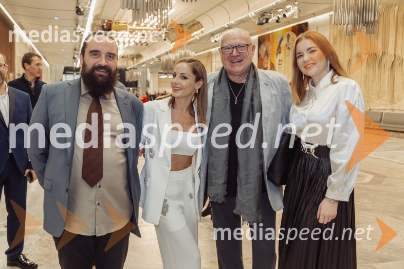   Jure Novak, generalni direktor, Cankarjev dom;  Ana Klašnja, balerina;  Nace Junkar, operni pevec;  Ajda-Lea Jakše, slavistkaNetopir, premiera operete v koprodukciji SNG Opera in balet Ljubljana in Cankarjevega doma