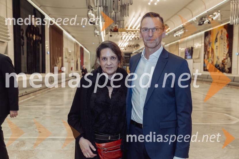  Tatjana Ažman, dramaturginja;  Tomaž Rode, predsednik Društva baletnih umetnikov SlovenijeNetopir, premiera operete v koprodukciji SNG Opera in balet Ljubljana in Cankarjevega doma