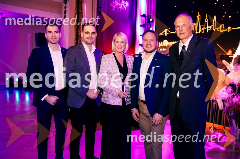  Samo Kumar, generalni direktor podjetja Bankart ter mladi manager leta 2024;  ... ;  Petra Juvančič, izvršna direktorica, Združenje Manager;  ... ; mag. Iztok Seljak, predsednik, Združenje ManagerFranjo Bobinac je prejemnik priznanja za življenjsko delo na področju managementa 2024