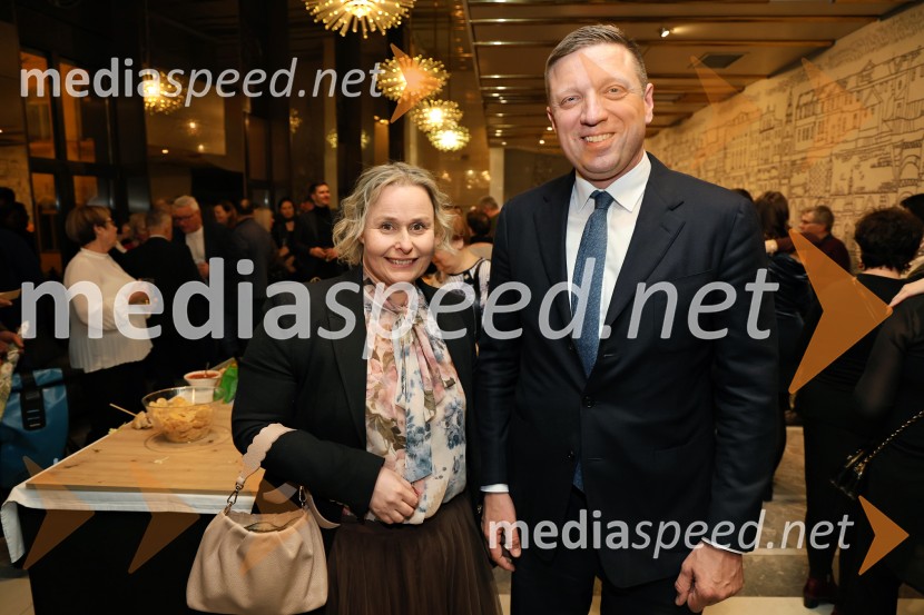  Petra Aršič, strokovnjakinja na področju strateškega komuniciranja; mag. Andrej Rajh, državni sekretar, Ministrstvo za infrastrukturoDr. Samo Zver je izrekel Bob leta 2024