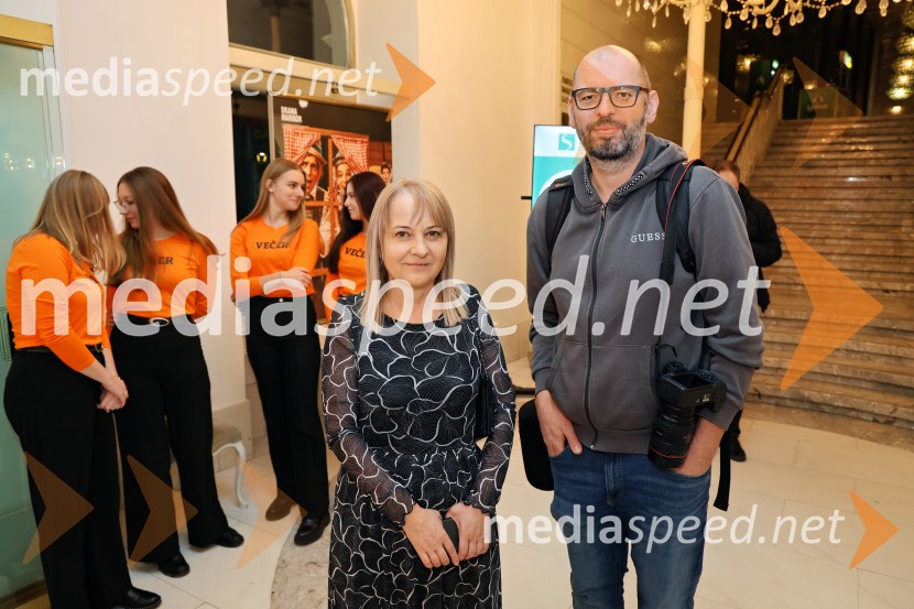  Marija  Miličevič, marketing, Večer;  Sašo Bizjak, fotograf, VečerDr. Samo Zver je izrekel Bob leta 2024